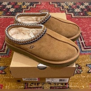 SOLD DO NOT BUY - UGG Tasman Slippers